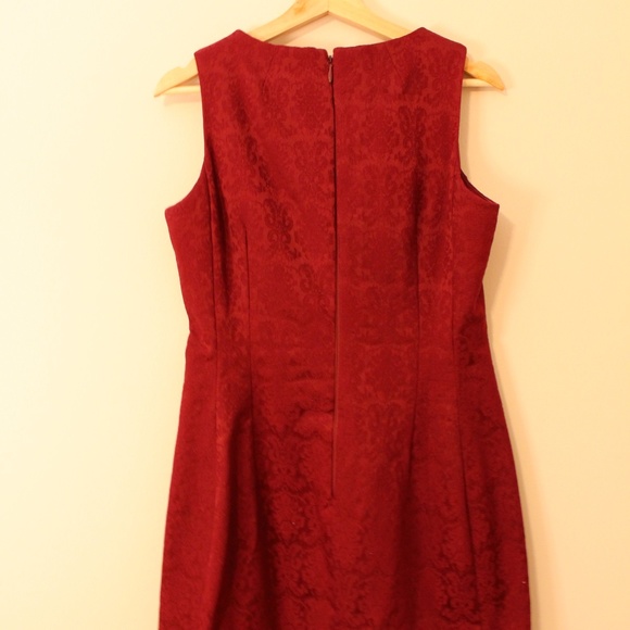 Eva Mendes Mulberry Brocade Dress - Picture 2 of 6
